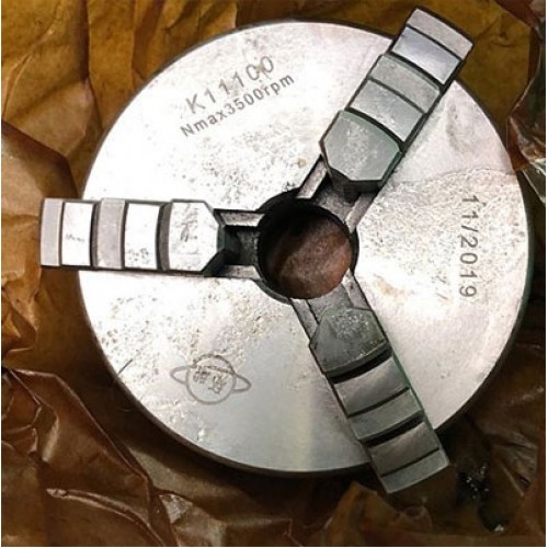 سه نظام دستگاه تراشکاری